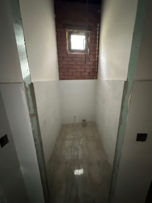 Noturar bino Sirg’ali tumanida Xokimyatni oldid:o o’zirani yonid.