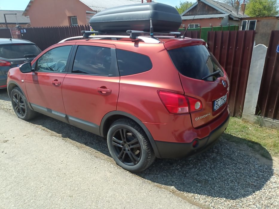 Vând nissan qashqai +2