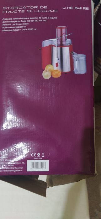 Vând storcător de fructe și legume