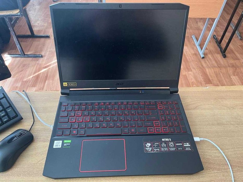 ACER Nitro AN515-555