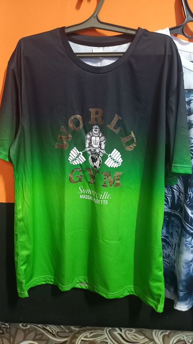 Продам футболку новая