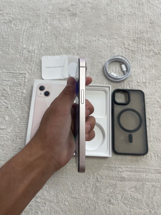 iPhone 13 в отличном состоянии