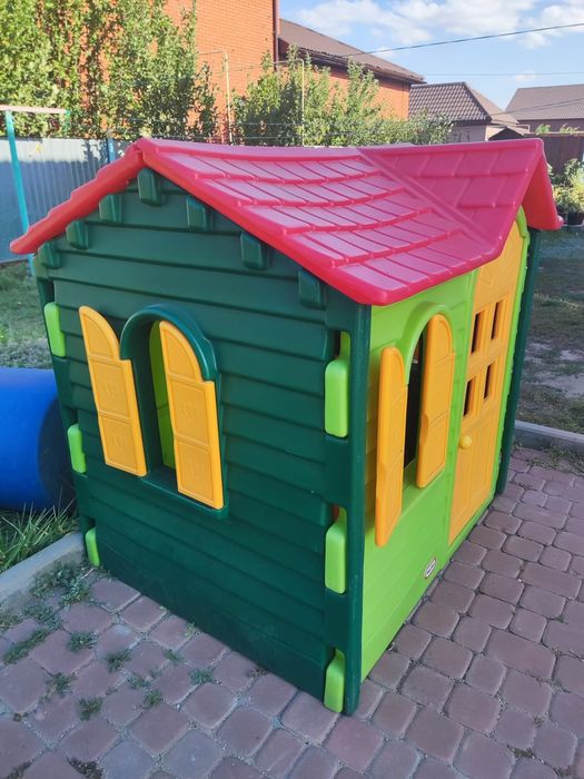 Игрушечный домик.