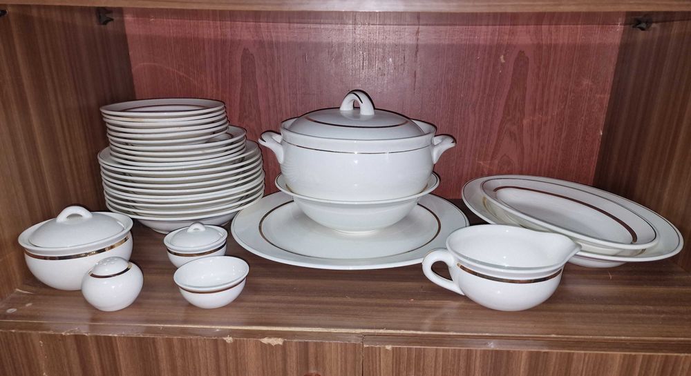 Набор  столовой посуды