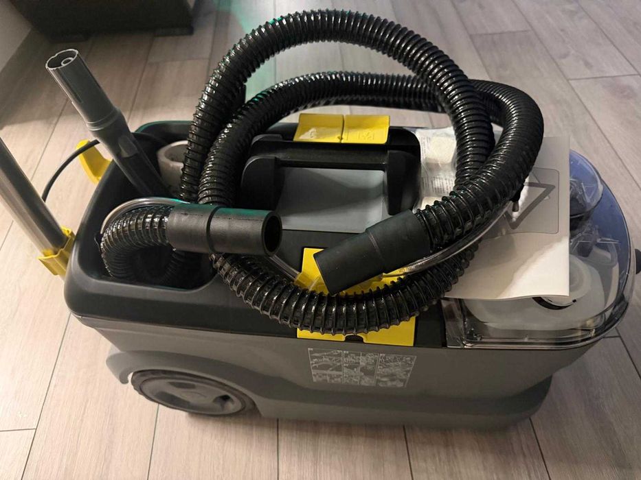 aspirator profesional Karcher cu spalare