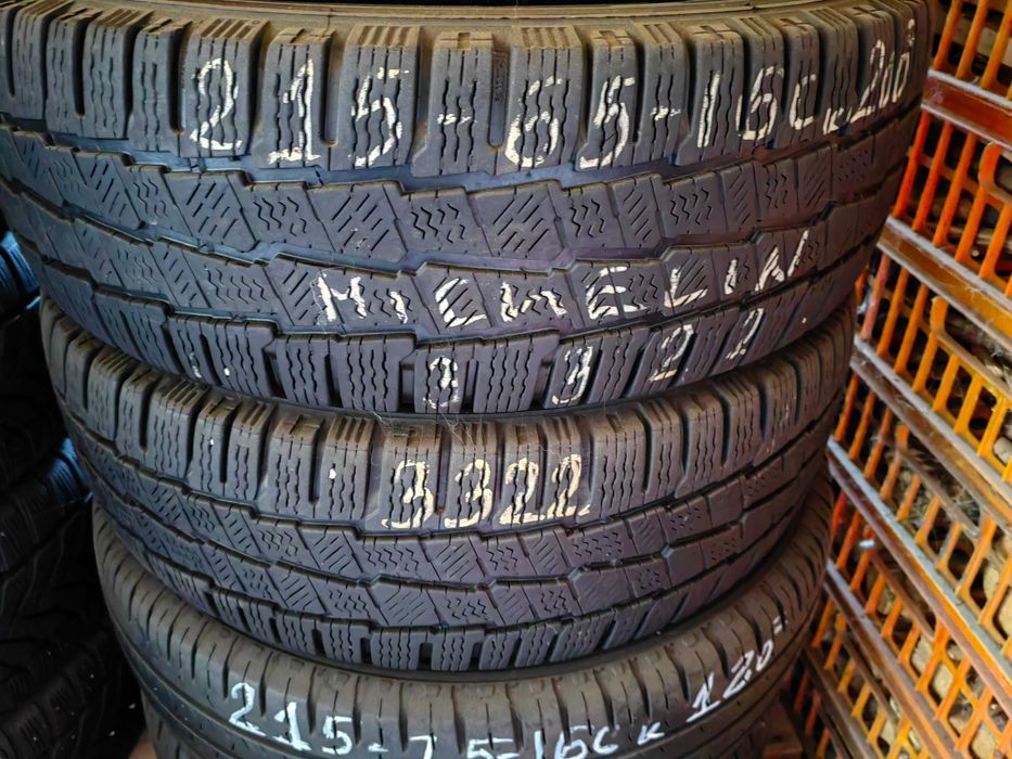 Всякакви размери и цолажи бусови и джипови гуми