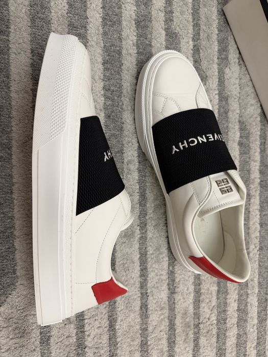 Продам кроссовки GIVENCHY