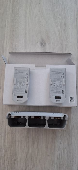 Încărcător + 2 baterii dronă DJI Neo