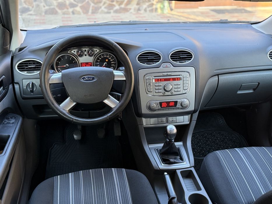 Ford Focus 1.6 benzina/ euro 5/ dublu clima/ scaun electric/ Germania