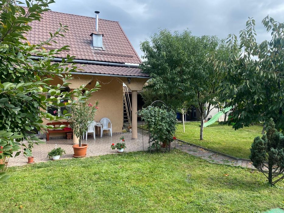 Vand casa familiala in Turda!