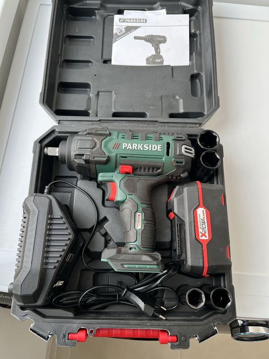 Гайковерт Parkside със зарядно и батерия