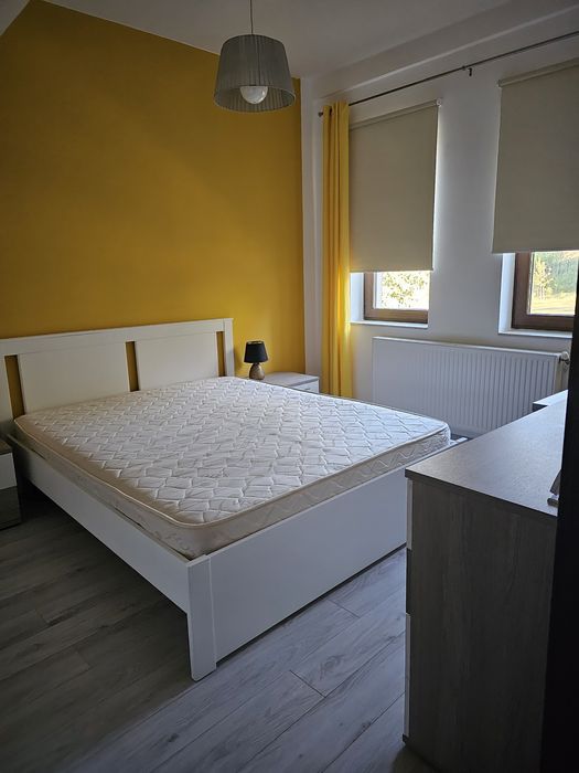 De inchiriat apartament cu 3 camere