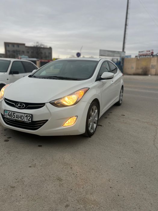 Hyundai Elantra 2012