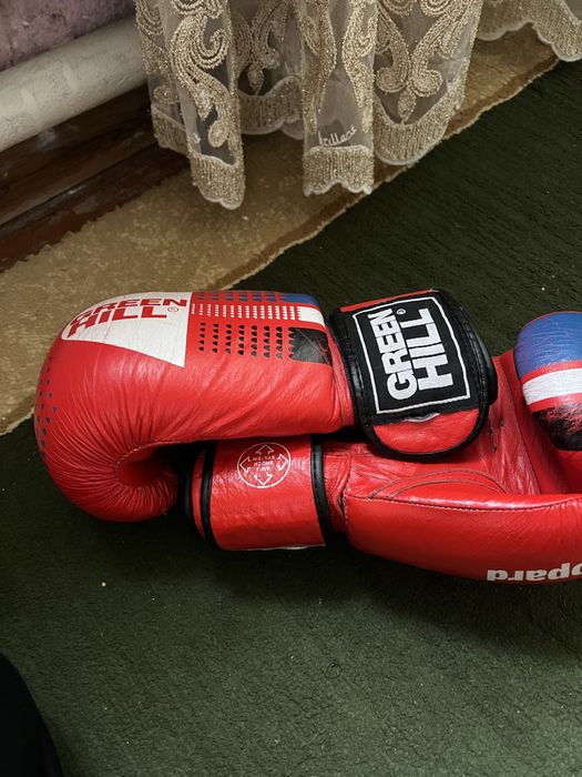 Боксерский перчатка Green hill