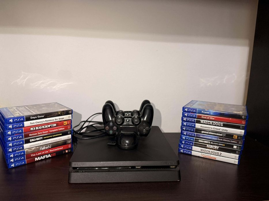 PS 4 18 jocuri 2 controler