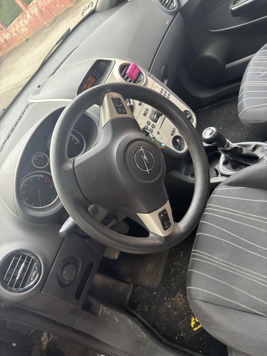 Opel corsa 1.2 бензин