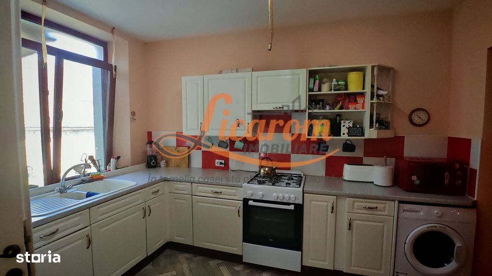 CASA SASEASCA comuna VULCAN,zona foarte buna,teren 3000 mp