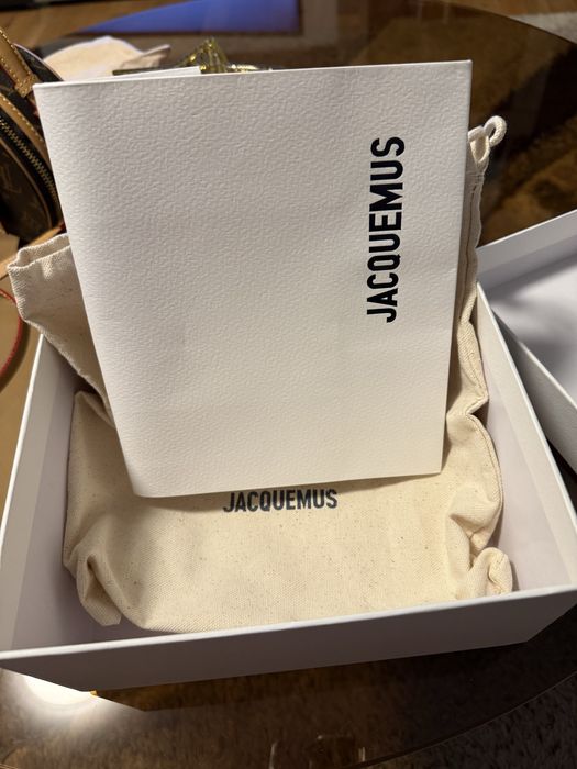 Jacquemus Le Bambino Mini suede бежова чанта / дамска топ хендъл