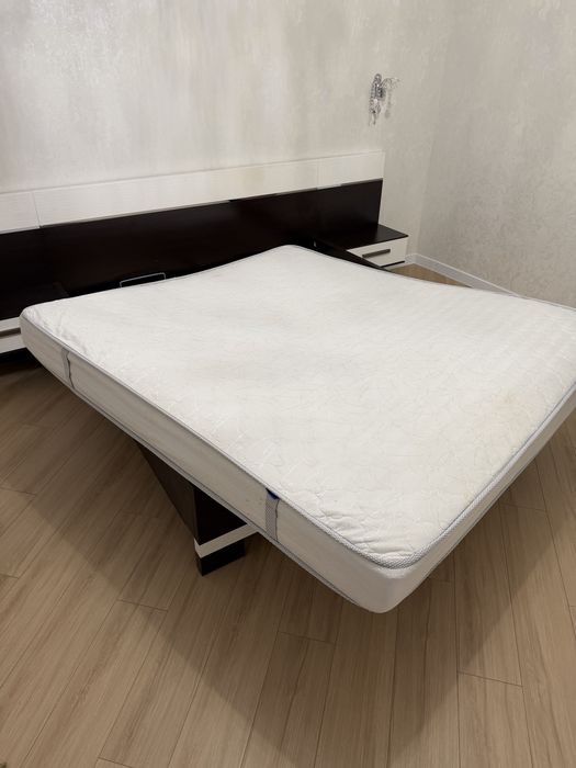Продам матрас  2.0 х 1.80
