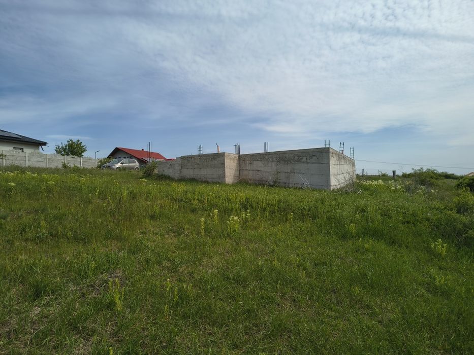 Teren  700mp și fundatie pt casa Les( Nojorid)