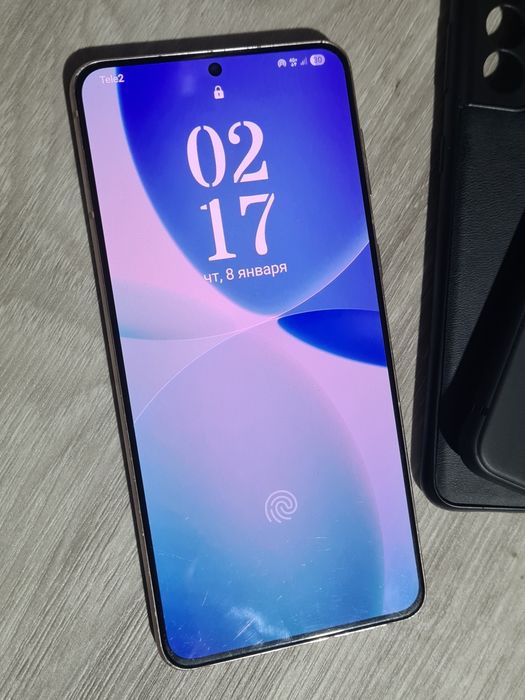 Продам Samsung S21 plus  8/128.