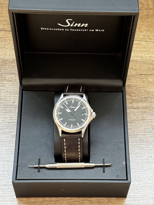 Ceas automatic Sinn 556 i curea de piele