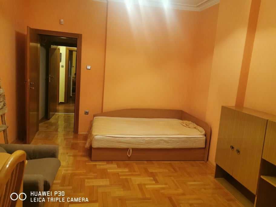 Дава се под наем Тристаен апартамент в София, Оборище - 112 кв.м за 625 € - Снимка #9