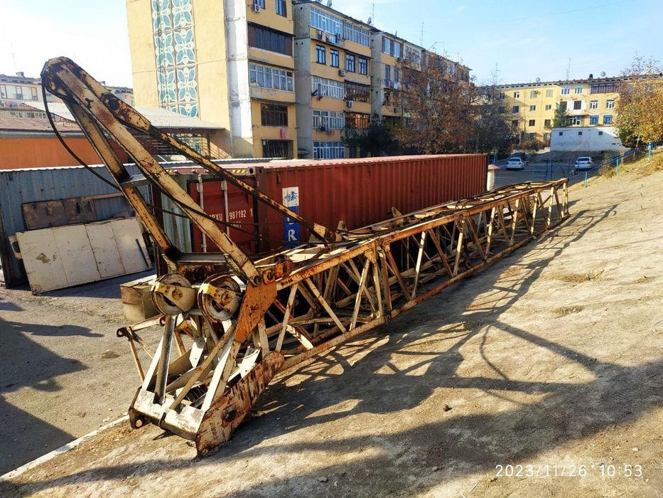 продаются запчасти от гусеничного крана ДЭК 250