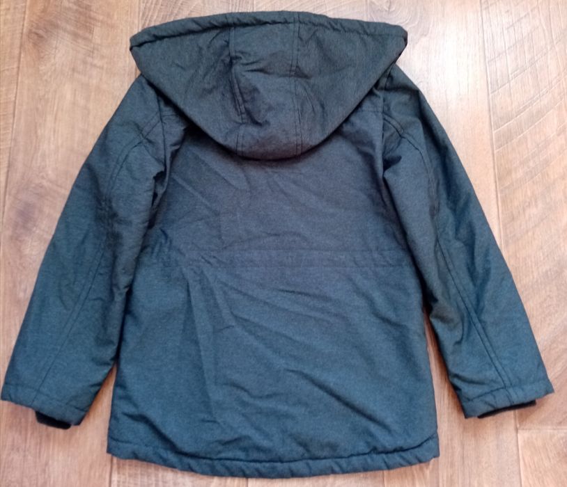 Продам куртку на мальчика