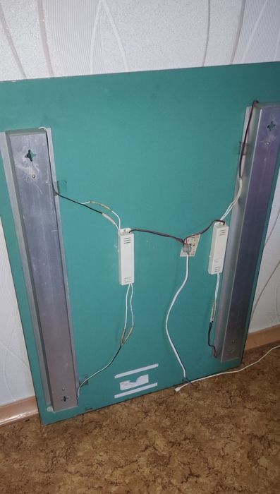 Зеркало с подсветкой 60*80