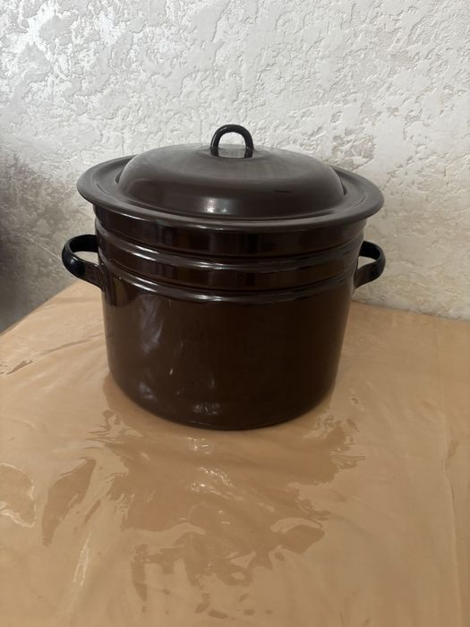 Эмалированная каструль каструля в отличном состоянии