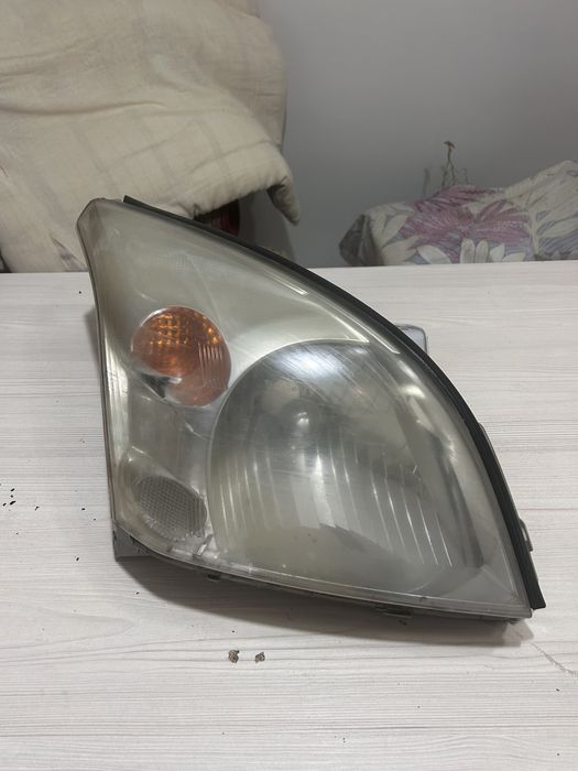 Фара на Тойота Прадо 120