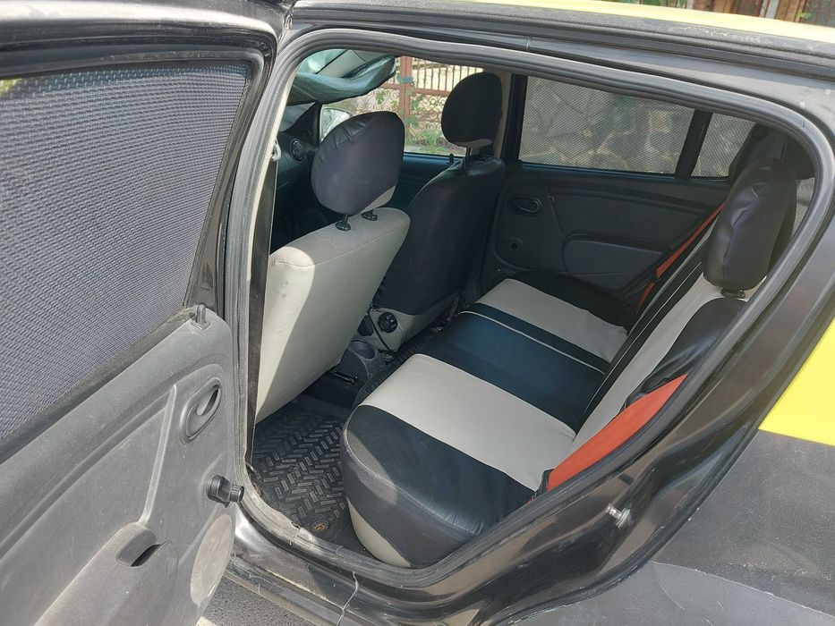 DACIA SANDERO 2011 PREȚ 600 EURO NEG