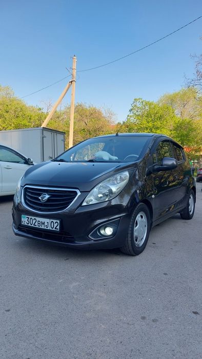 Продам автомашину Ravon r2