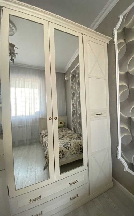 Спальный гарнитур (подростковый для девочки)