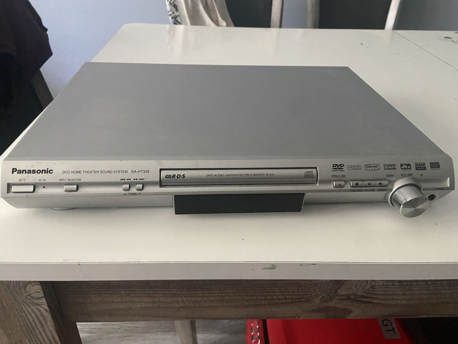 Системата за домашно кино Panasonic SA-HT335 (5.1) + Субуфер и Сателити