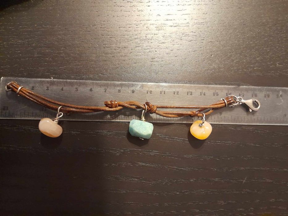 Сребърна гривна с кожа