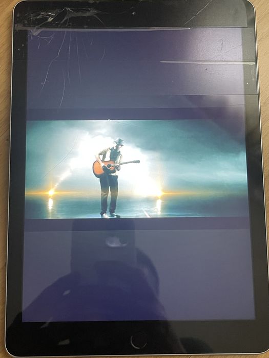 Ipad ( generatia a5a ) 128 gb