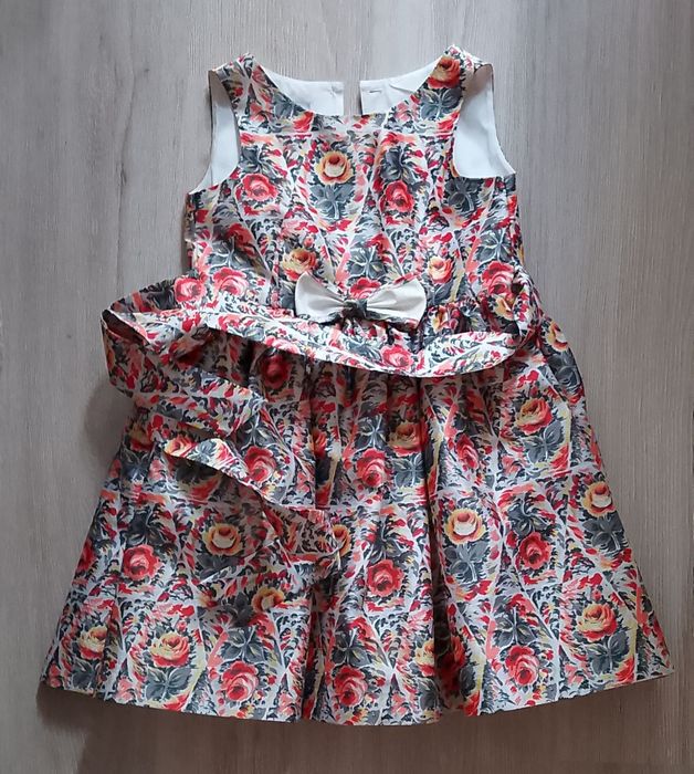 Официална детска рокля 7-8 год.