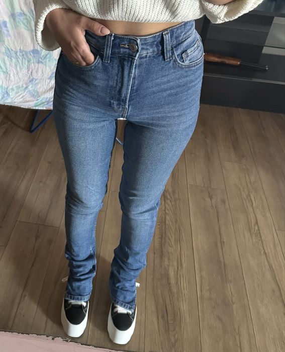 Blugi bershka 32