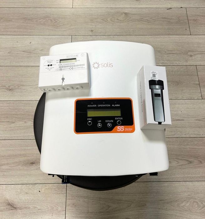 Amanet F28: Invertor solar mini Solis S6-GR1P2.5K-M NOU