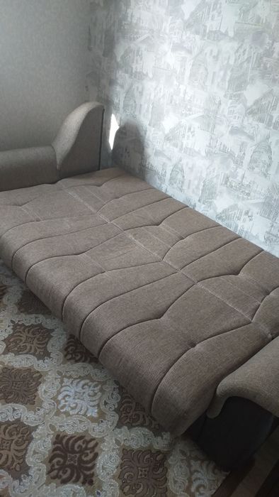 Диван с двумя креслами