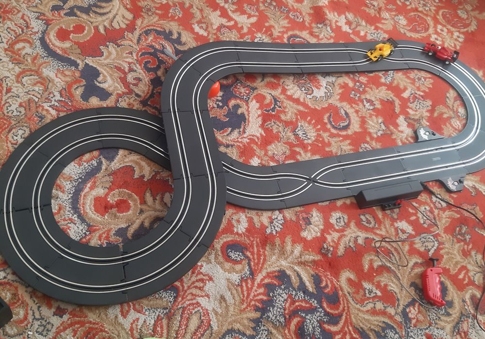 Автописта с дистанционни