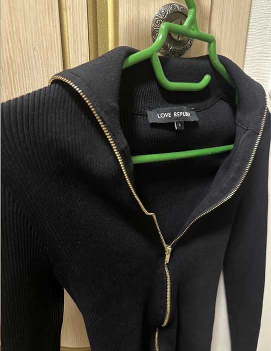 Кофта на замке жен