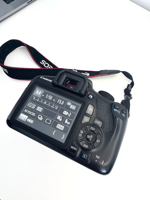 Canon 1300D + obiectiv kit