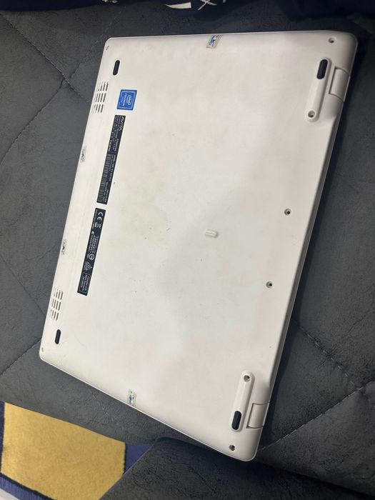 Ноутбук AVITA с хорошей Монитор