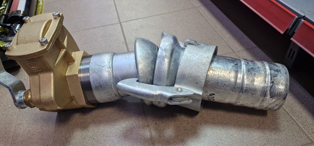 Vana robinet vidanja 4 toli cu filete ambele părți import Italia origi