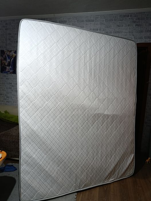 Продам матрас новый