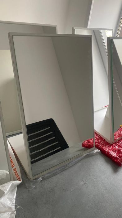 Напольное зеркало