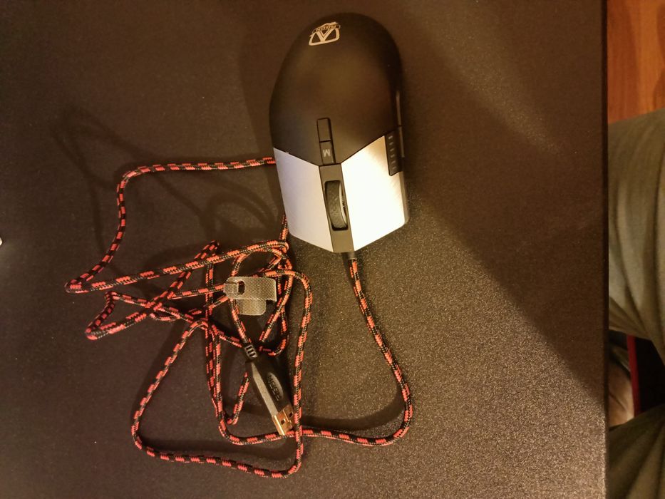 Mouse gaming AOC AGON AGM700 cu greutati